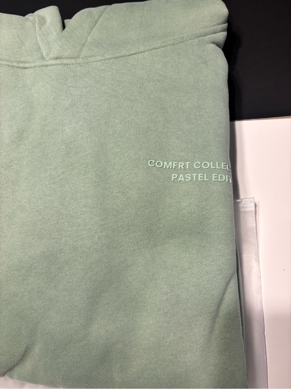 Comfrt Pastel Collection Mega hoodie - Picture 4 of 6